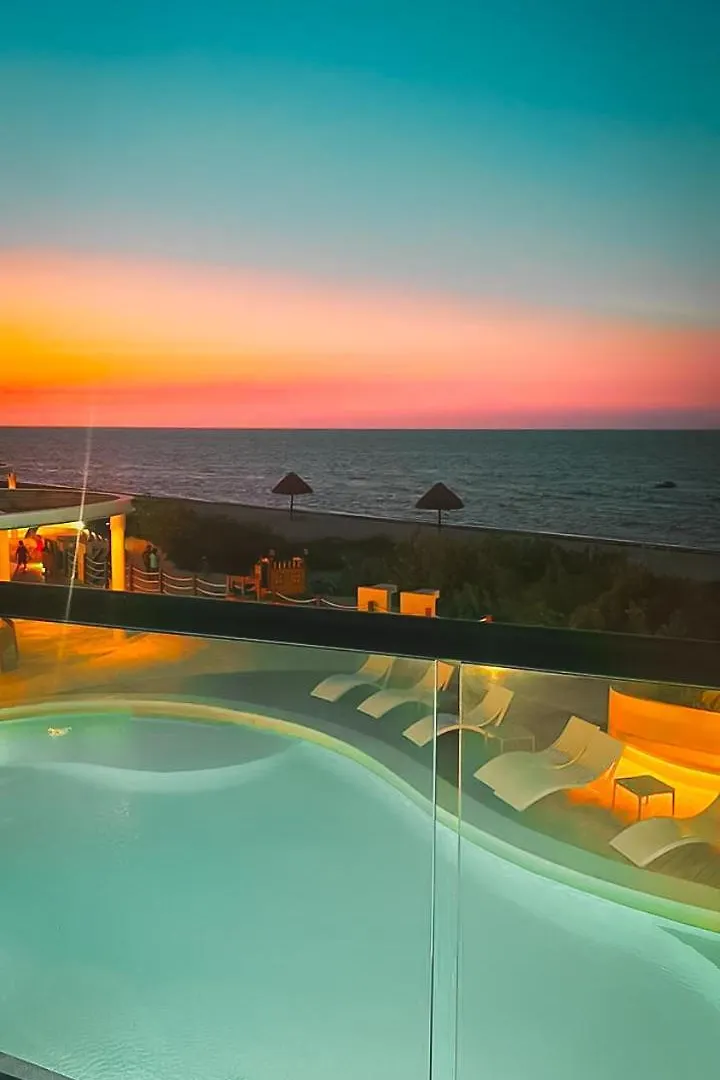 Luxury Ocean Front Apartment location