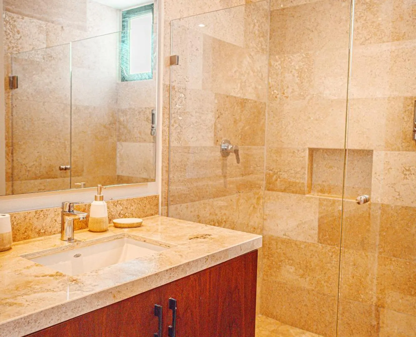 Luxury Ocean Front Apartment Merida 0*,